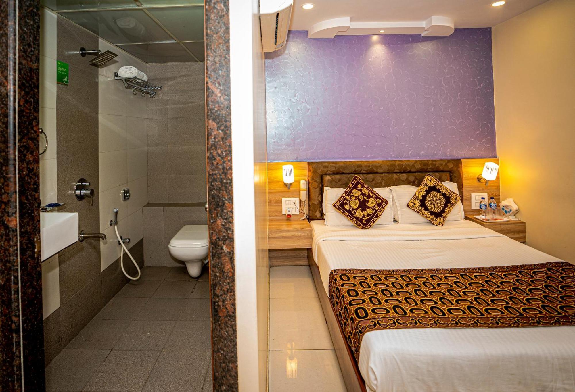 Hotel Hill Park Bombay Eksteriør billede